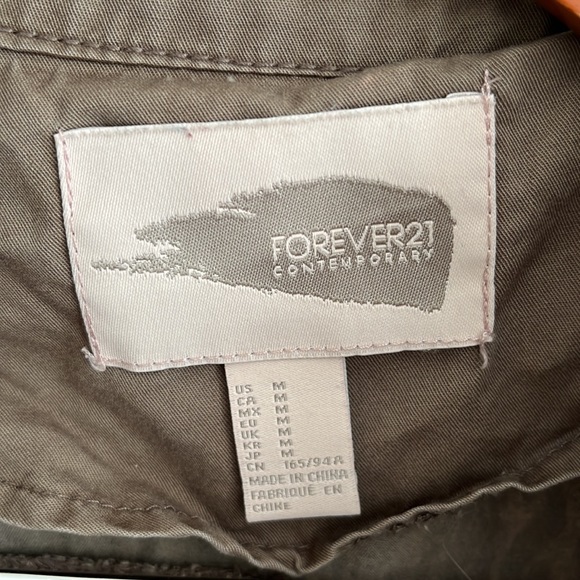 💚🖤Forever21 Contemporary Lightweight Military Green Jacket-M - Picture 15 of 15